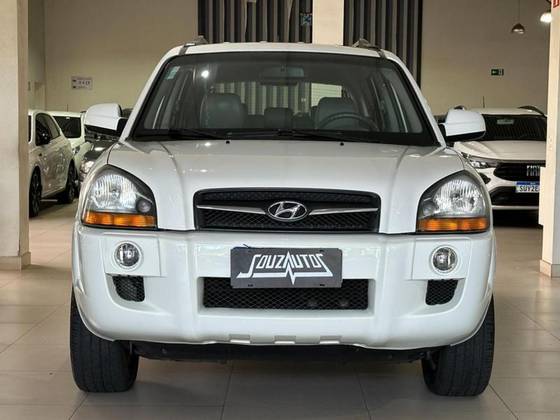 HYUNDAI TUCSON 2.0 MPFI GLS 16V 143CV 2WD FLEX 4P AUTOMÁTICO HYUNDAI TUCSON 2.0 MPFI GLS 16V 143CV 2WD FLEX 4P AUTOMÁTICO